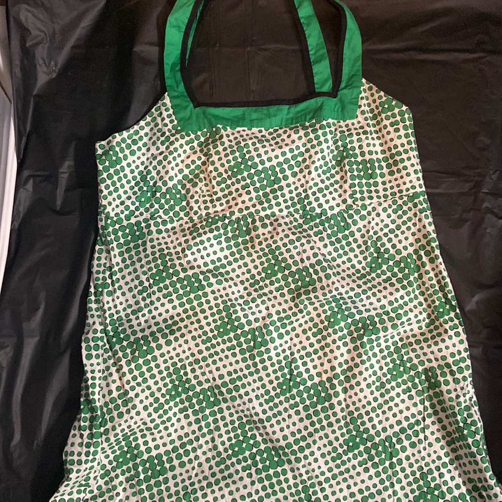 SUNDRESS GREEN & WHITE POK-A-DOT — SIZE LARGE — EXCELLENT CONDITION
